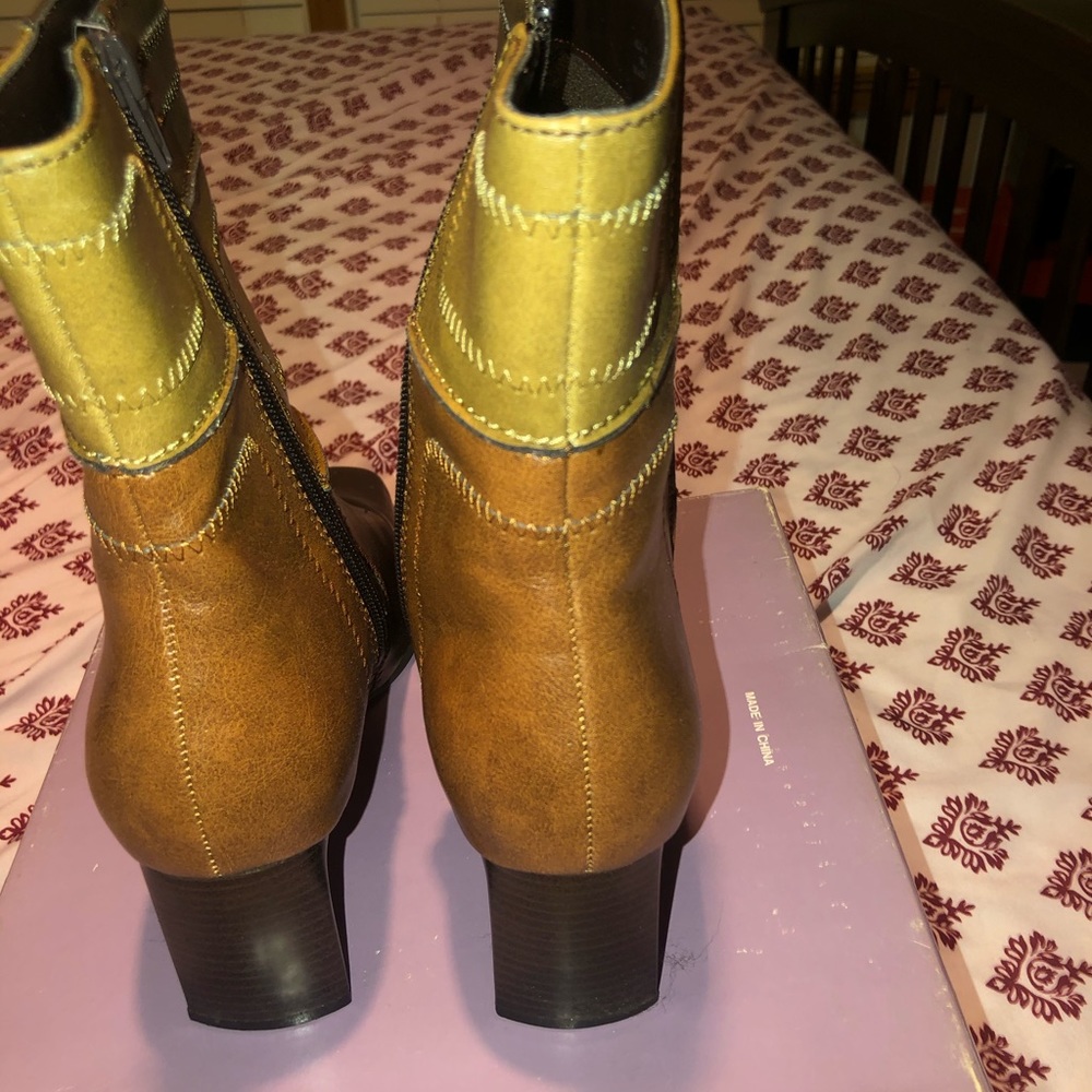 Multicolor boots - Picture 3 of 3